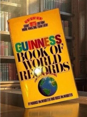 GUINNESS BOOK OF WORLD RECORDS by N. & R. McWhirter 1975 Edition Soft Cover Book